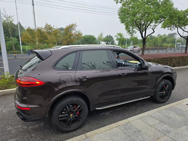 苏州18年保时捷卡宴8