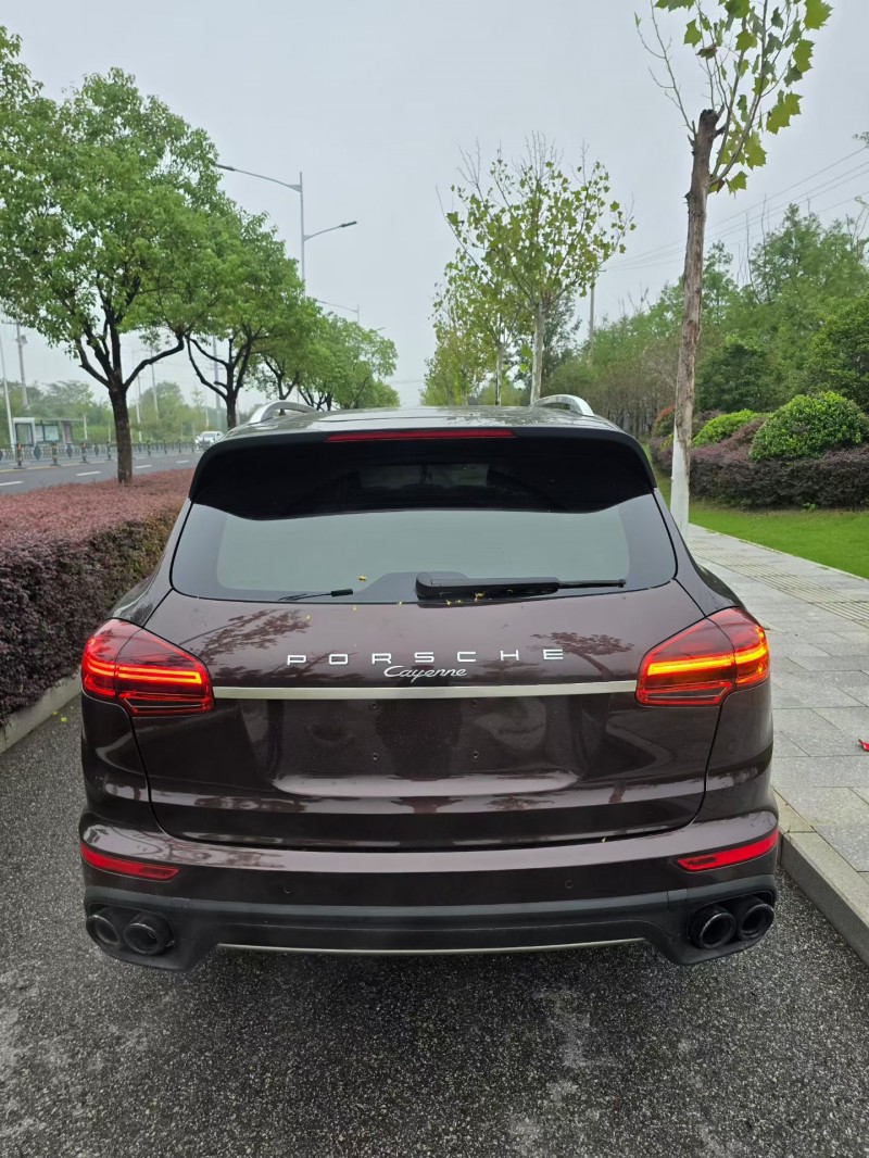 苏州18年保时捷卡宴9