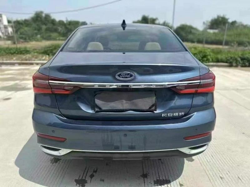 汕头22年福特福睿斯9