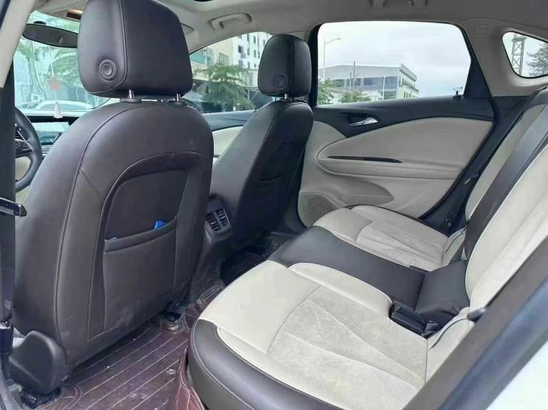 汕头17年别克威朗6