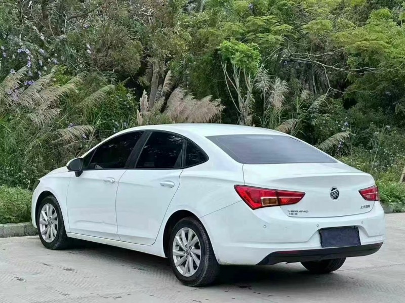 汕头17年别克威朗7