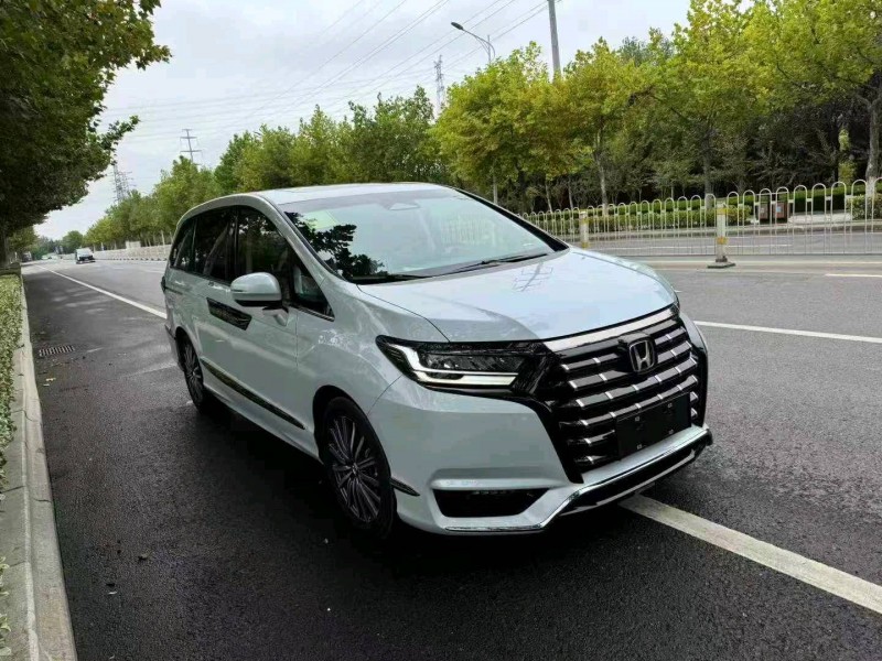 枣庄25年本田艾力绅2