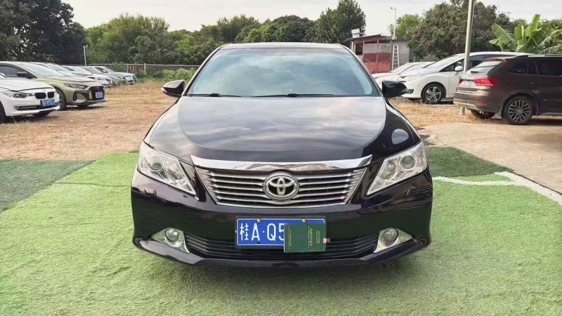 广州13年丰田凯美瑞1