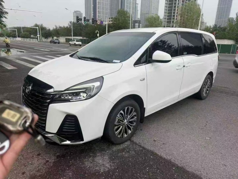 武汉23年别克GL82