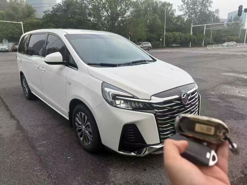 武汉23年别克GL83