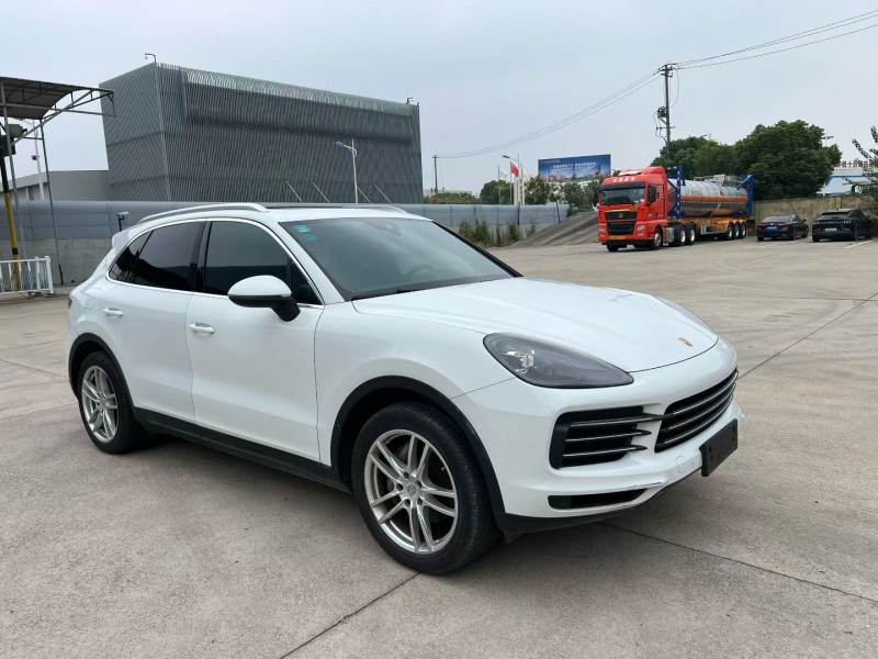 杭州19年保时捷卡宴3