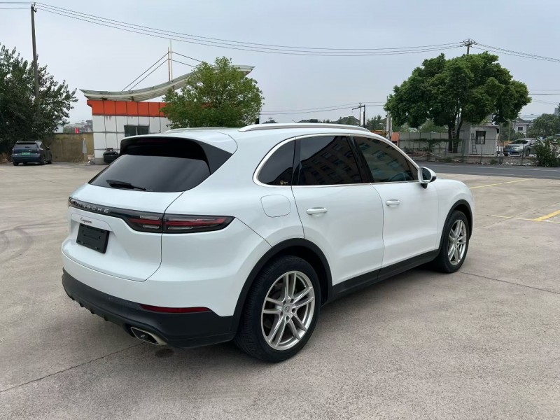 杭州19年保时捷卡宴4