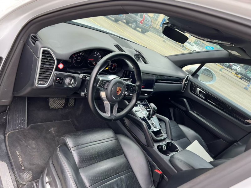 杭州19年保时捷卡宴6