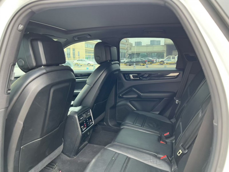 杭州19年保时捷卡宴9