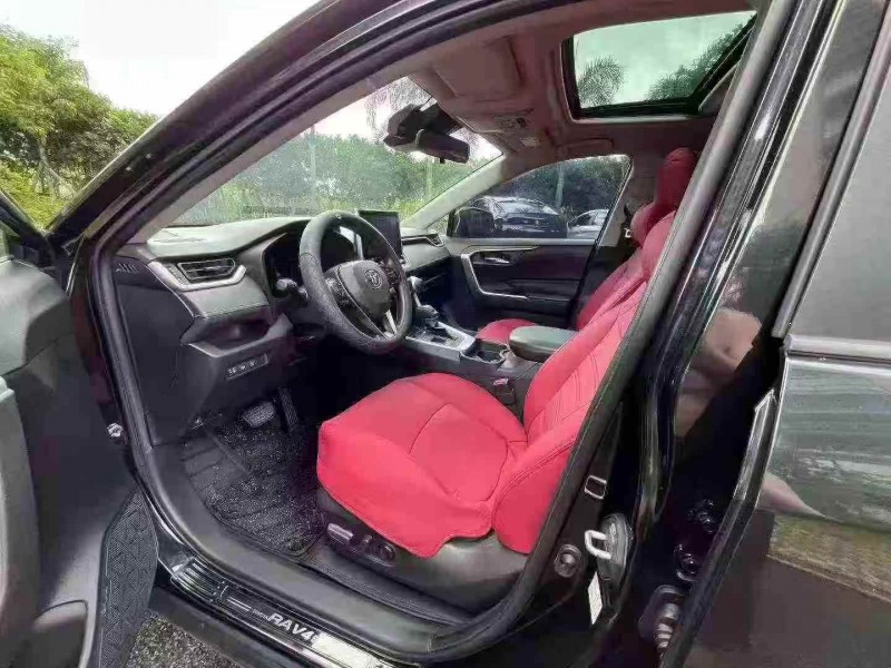 广州21年丰田RAV4荣放5