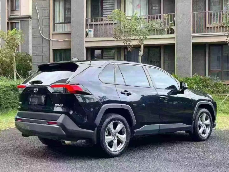 广州21年丰田RAV4荣放7