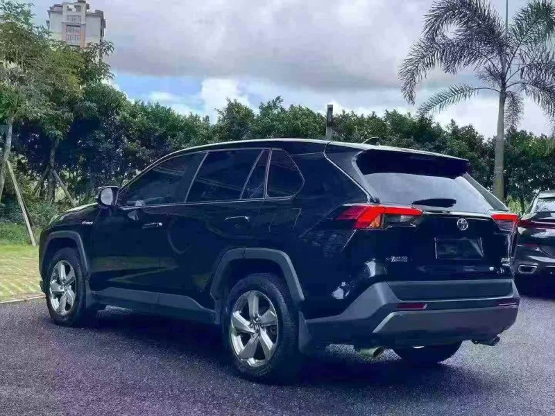 广州21年丰田RAV4荣放8