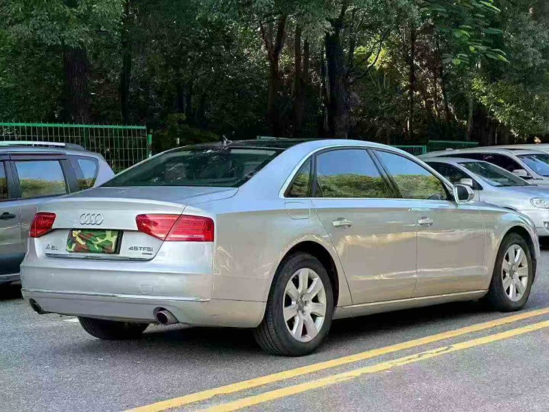 汕头12年奥迪A8L8
