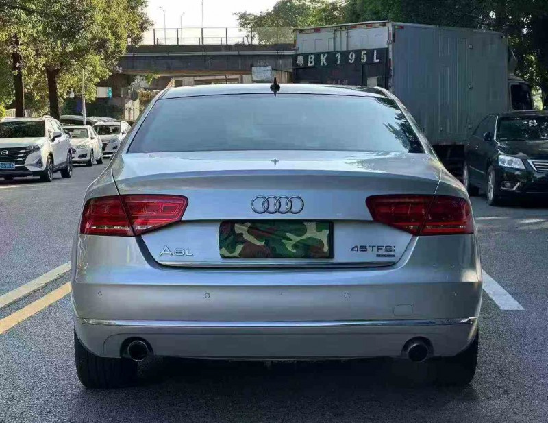 汕头12年奥迪A8L9