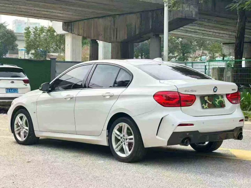 江门21年宝马1系9