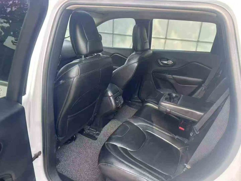 烟台15年Jeep自由光4