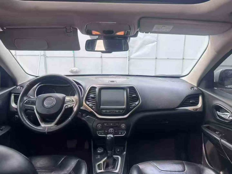 烟台15年Jeep自由光6