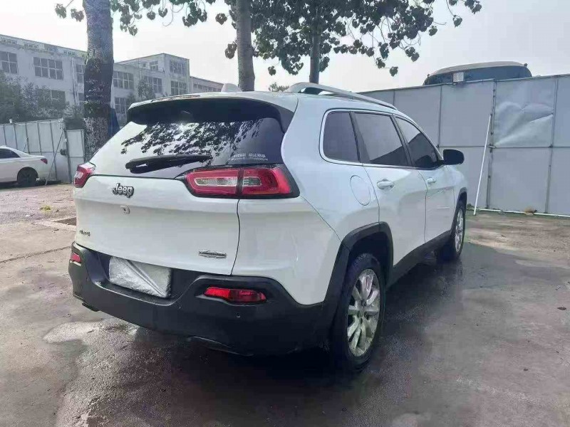 烟台15年Jeep自由光9