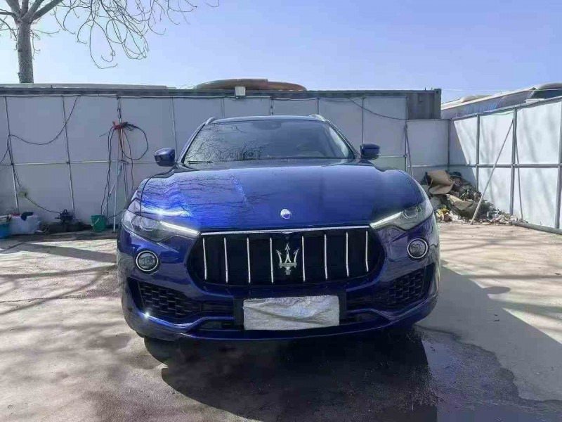 青岛17年玛莎拉蒂Levante1