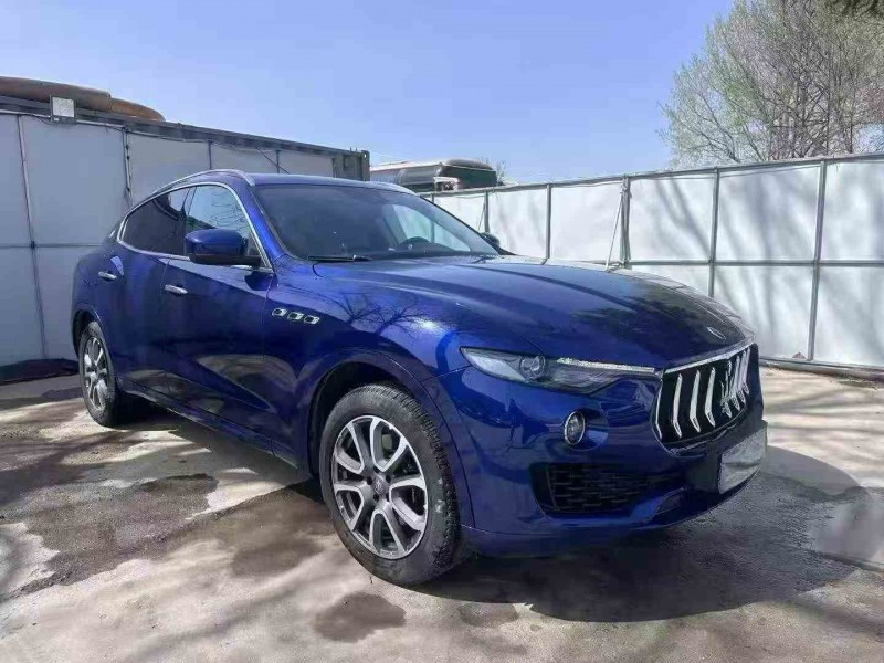 青岛17年玛莎拉蒂Levante2