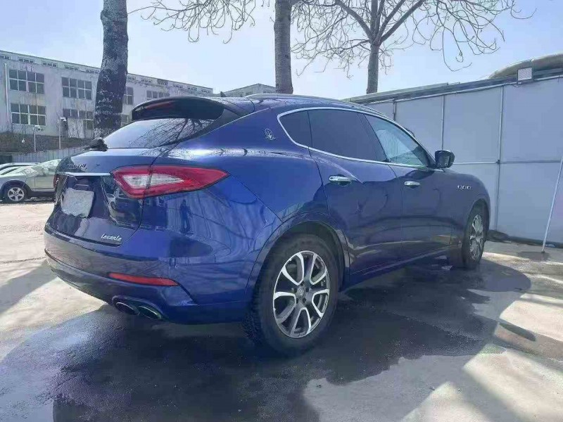 青岛17年玛莎拉蒂Levante9