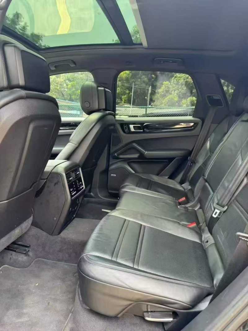 广州20年保时捷卡宴6