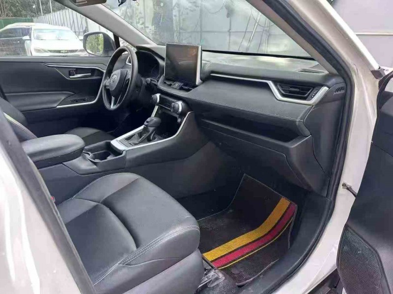 枣庄21年丰田威兰达4