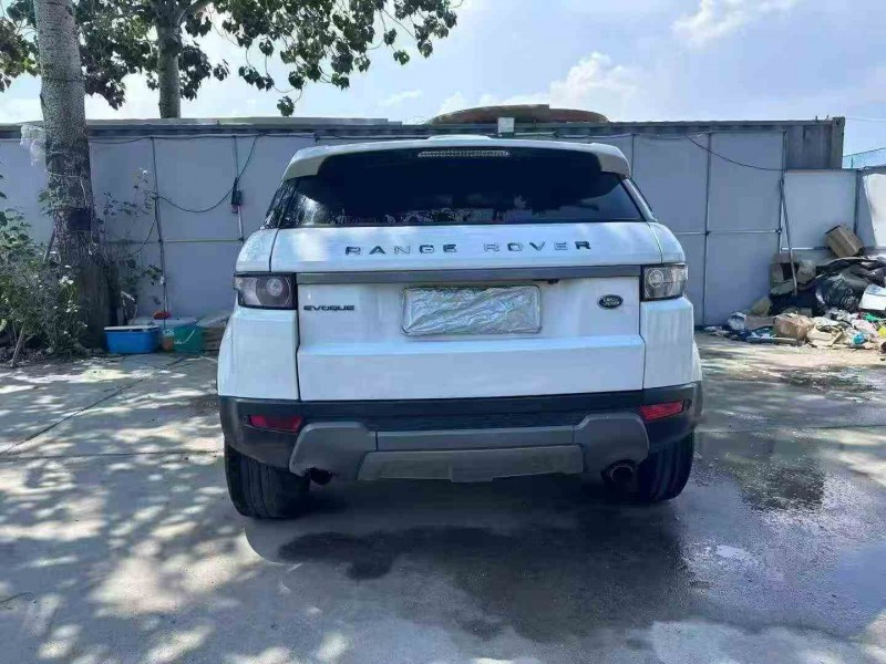 烟台15年路虎极光8