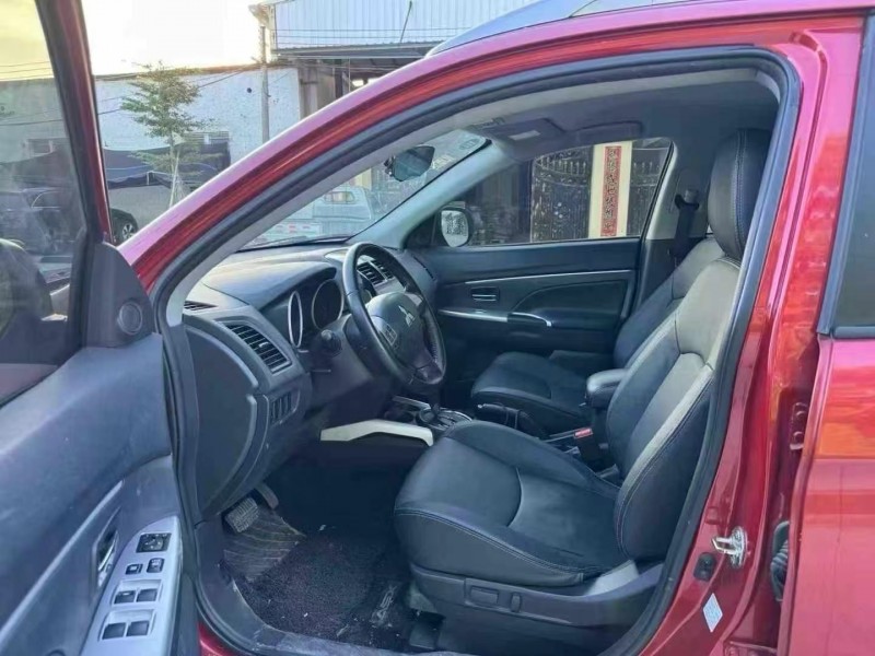 汕头16年三菱劲炫4