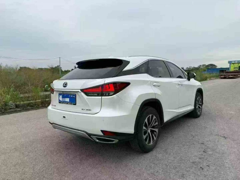 桂林20年雷克萨斯RX7