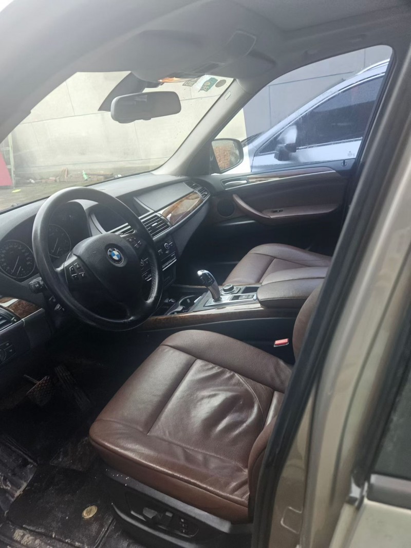 天津11年宝马X56