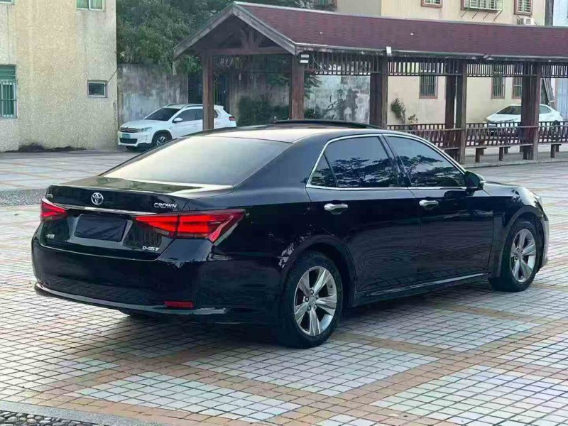 深圳17年丰田皇冠8