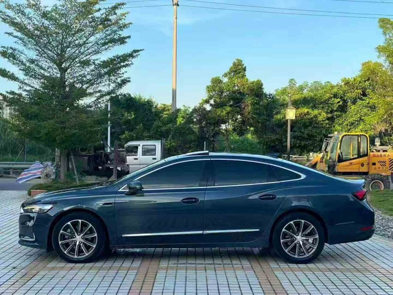 珠海20年别克君越3