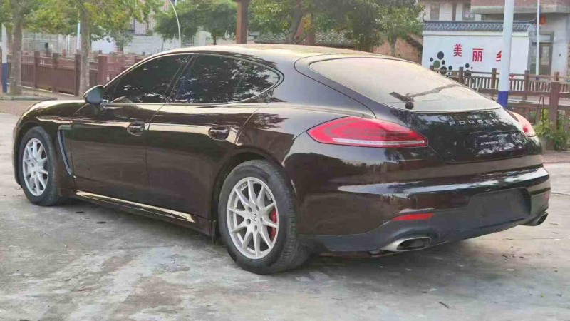 茂名15年保时捷帕拉梅拉7