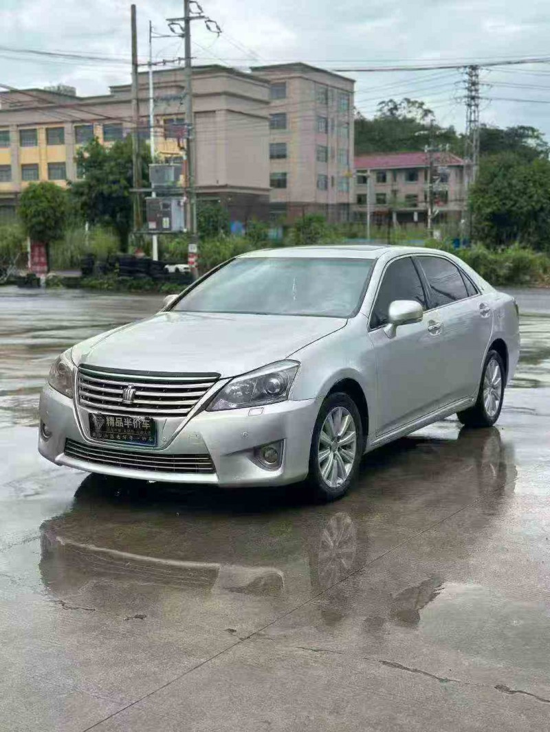 贵港13年丰田皇冠3