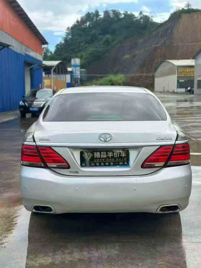 贵港13年丰田皇冠9