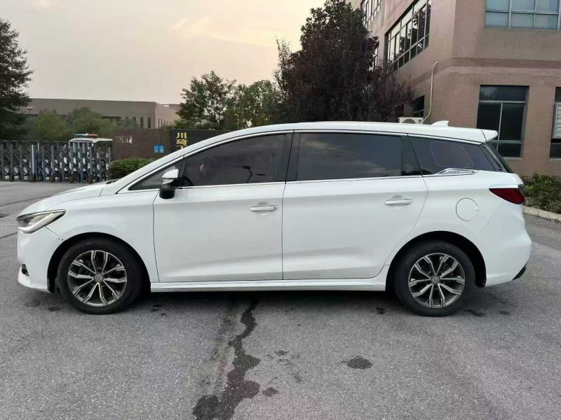 襄阳19年比亚迪宋MAX7