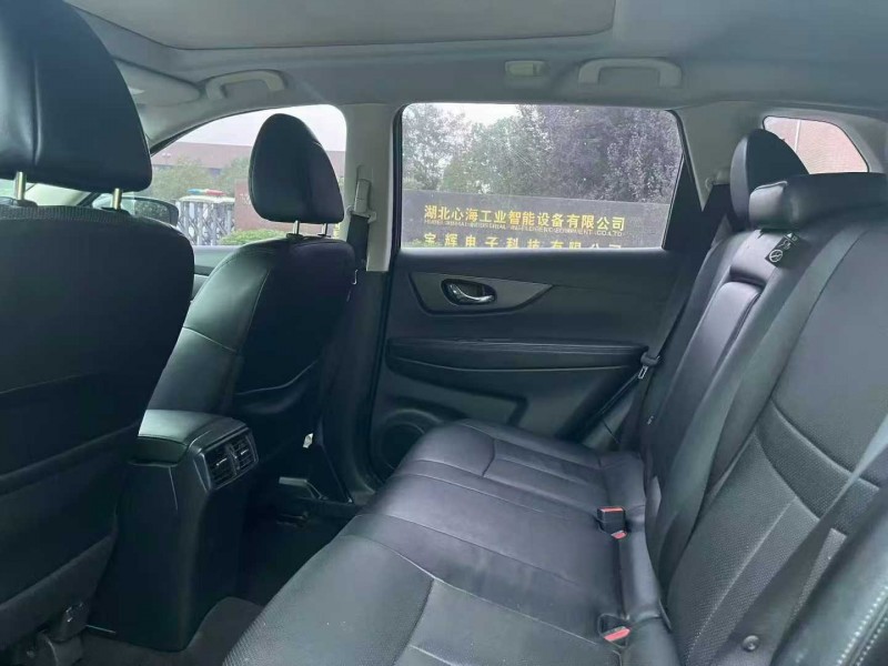 襄阳17年日产奇骏5