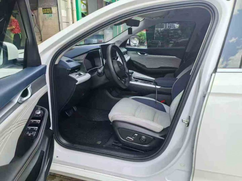 黔西南23年吉利星瑞4