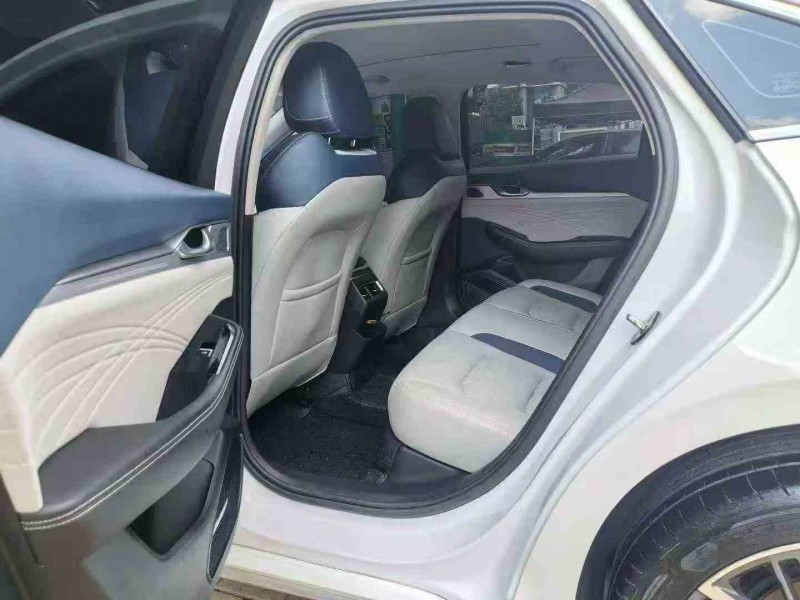 黔西南23年吉利星瑞5