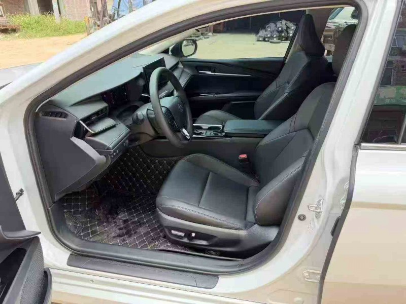 北海24年丰田凯美瑞6