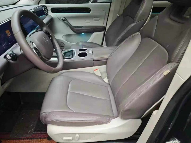 襄阳24年零跑汽车C118