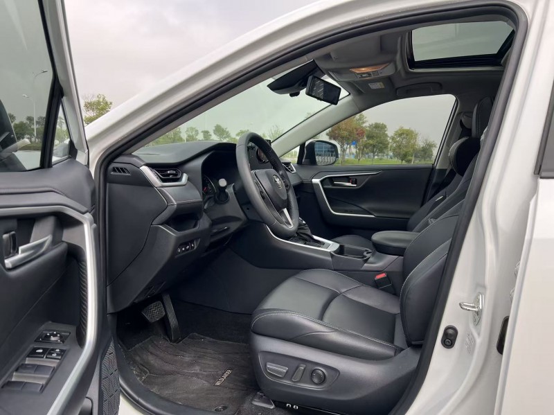 盐城22年丰田威兰达4