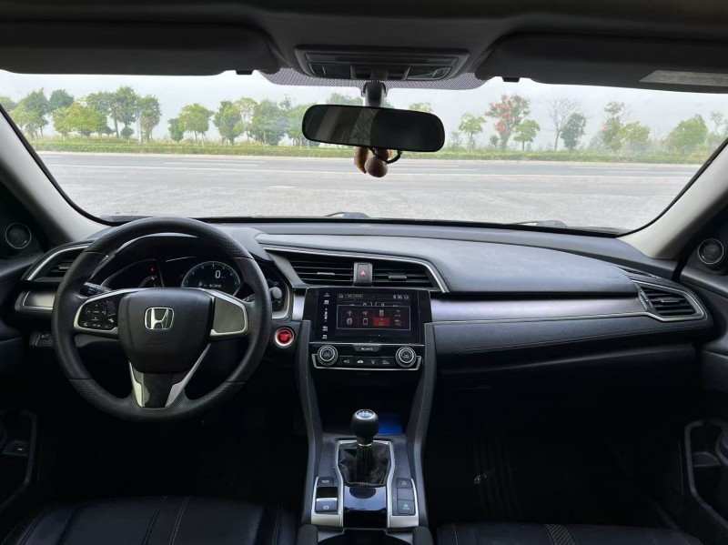 盐城18年本田思域7