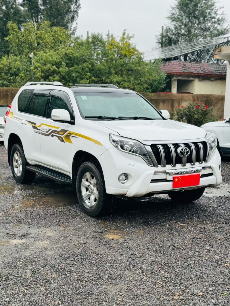 鹤壁12年丰田普拉多3