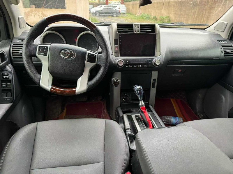 鹤壁12年丰田普拉多7