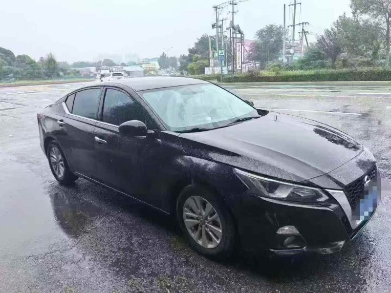 东营21年日产天籁3