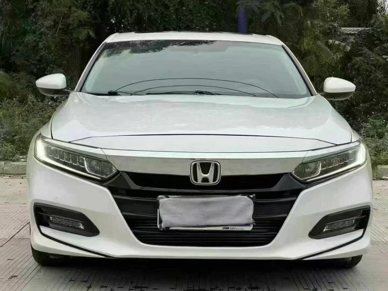 汕头18年本田雅阁1