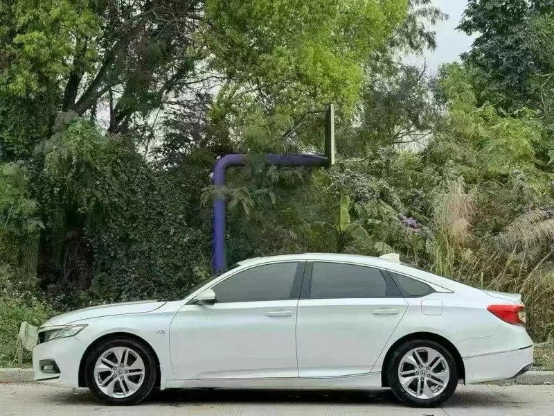 汕头18年本田雅阁3