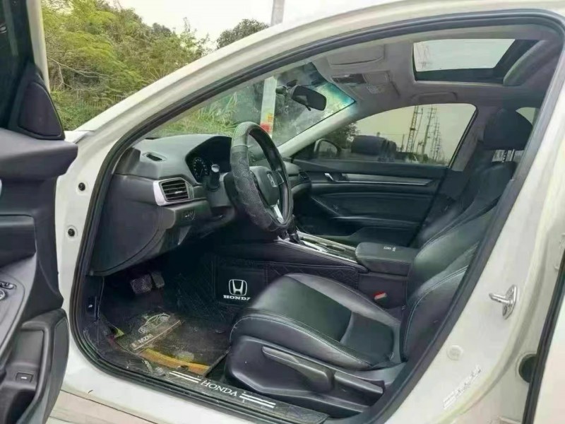 汕头18年本田雅阁4